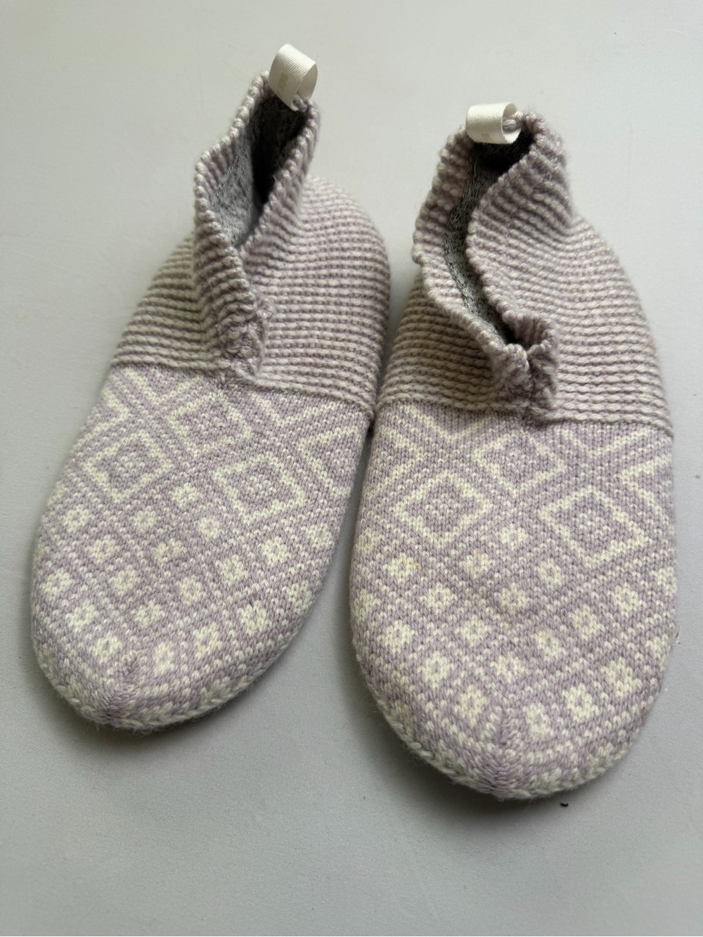 Bombas Gripper Slipper Lined Womens Size Medium Purple and white